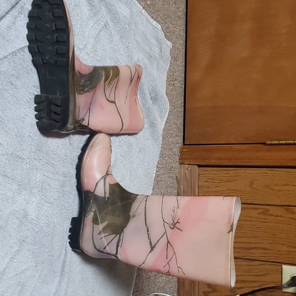 Pink and Camo Rainboots